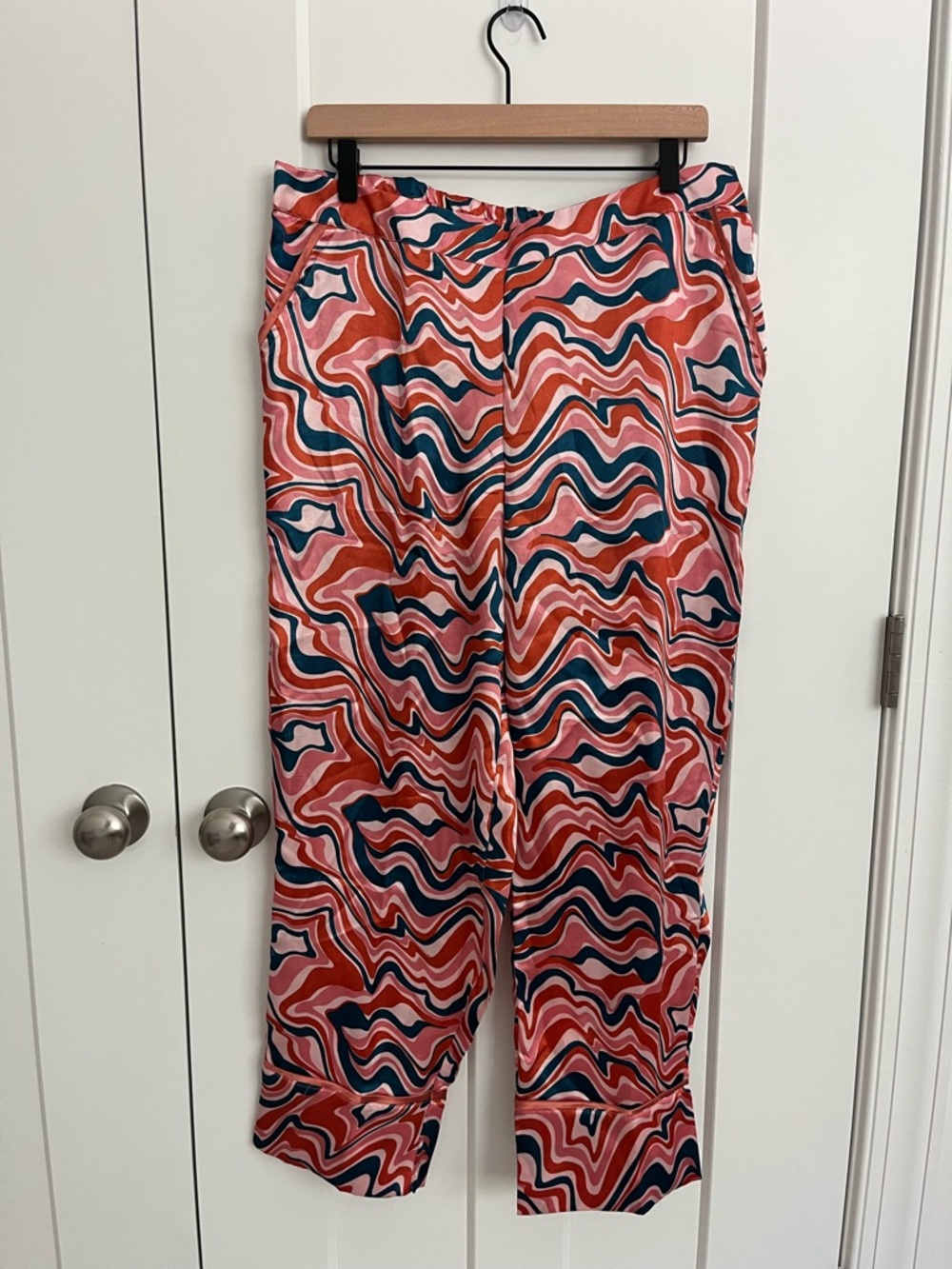 Adore Me Pajama Pants M Retro Abstract Print Silky Lounge Sleepwear NWT Elastic